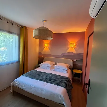 Residence Les 3 Volcans-4 Etoiles-T2 Et Studio-Chic Clim Parkings Terrasses Jardins
