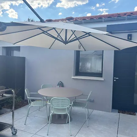 Residence Les 3 Volcans-4 Etoiles-T2 Et Studio-Chic Clim Parkings Terrasses Jardins